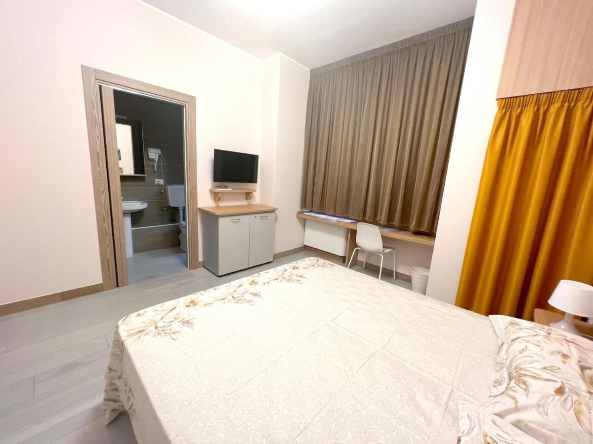 Sissi Comfort Rooms Foresteria Lombarda Monza Exteriér fotografie