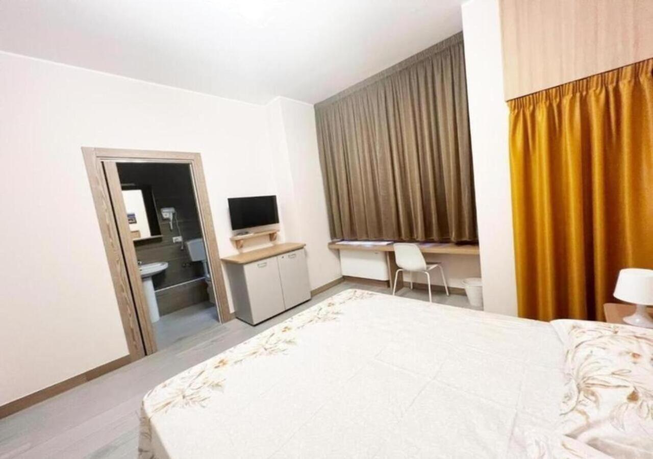 Sissi Comfort Rooms Foresteria Lombarda Monza Exteriér fotografie